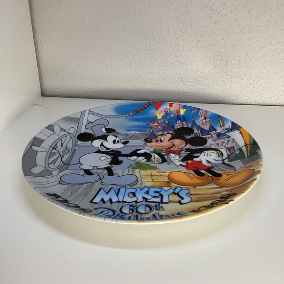 VINTAGE Disney 60th Birthday Plate 1988 - Picture 2 of 4